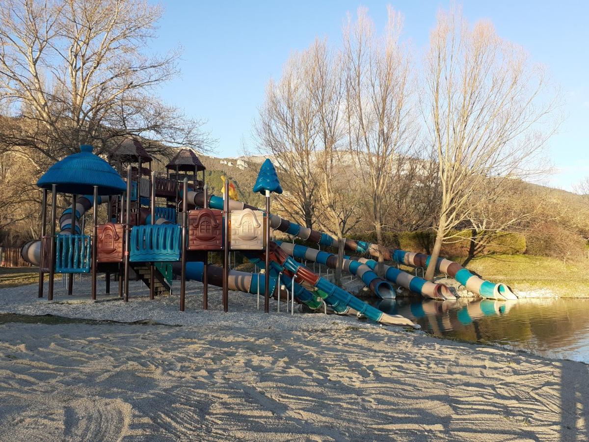 Châtillon-en-Diois Camping Le Lac Bleu酒店 外观 照片